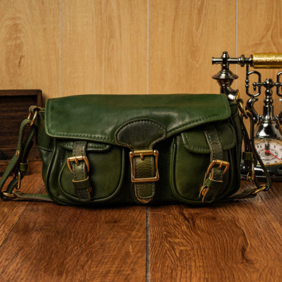 ARROW SLING BAG - Xanh rêu