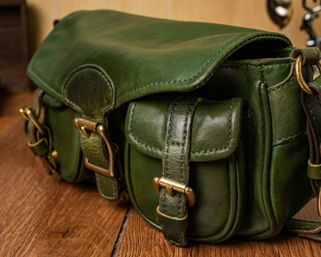 ARROW SLING BAG - Moss Green - Image 3