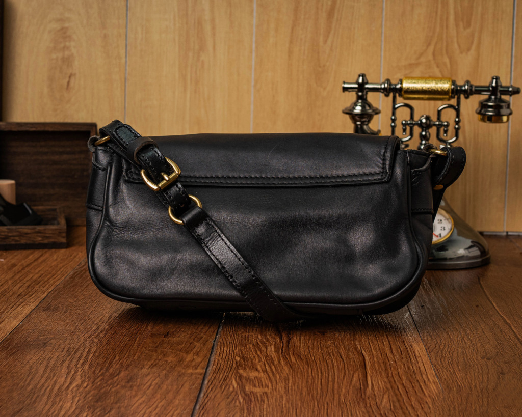 ARROW SLING BAG - Black - Image 2