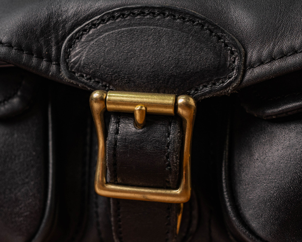ARROW SLING BAG - Black - Image 3