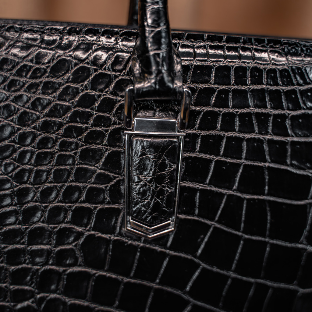 Valente Crocodile Leather Bag - Đen - Ảnh 4